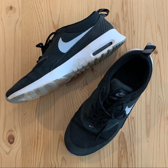 Nike Air Max Thea Runners, US 8 - Picture 1 of 3